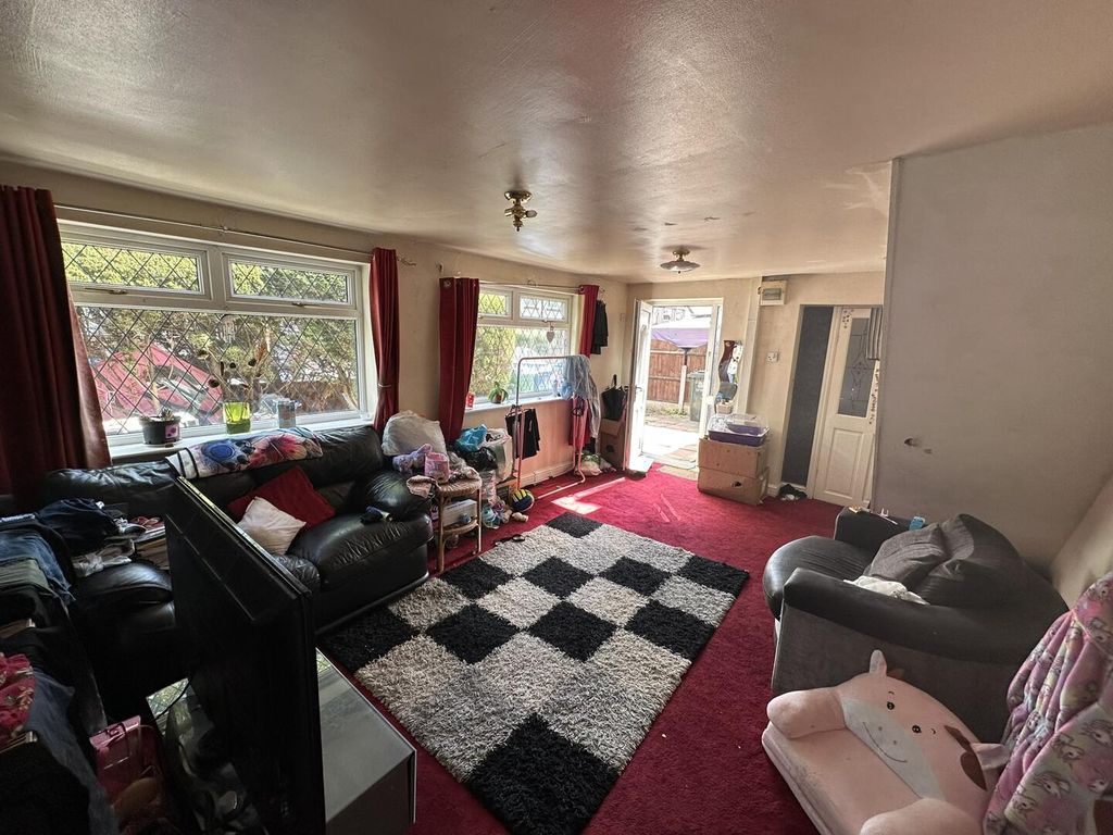 Property photo 2 of 12 Living Room