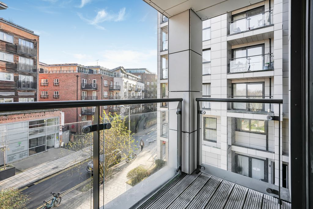 Property photo 2 of 20