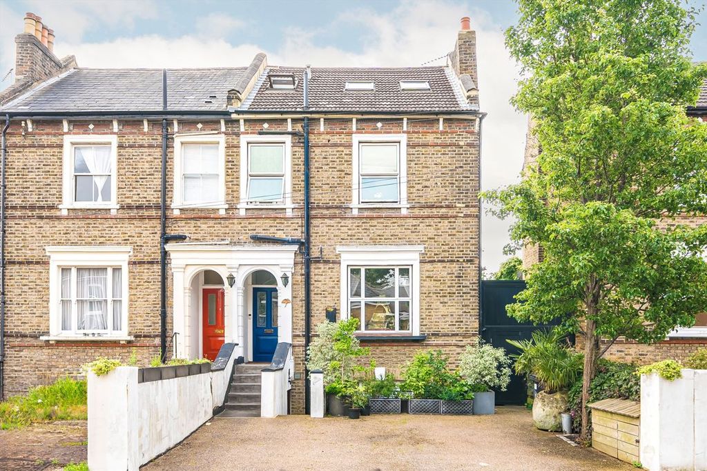 Property photo 1 of 5