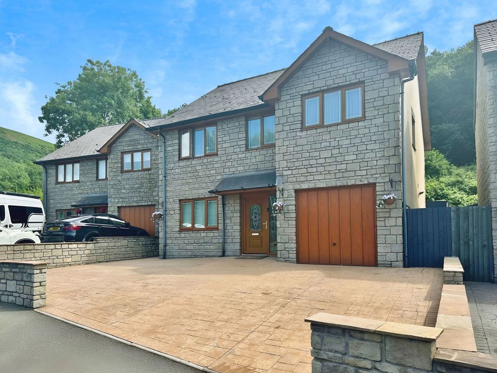 Property photo 1 of 34