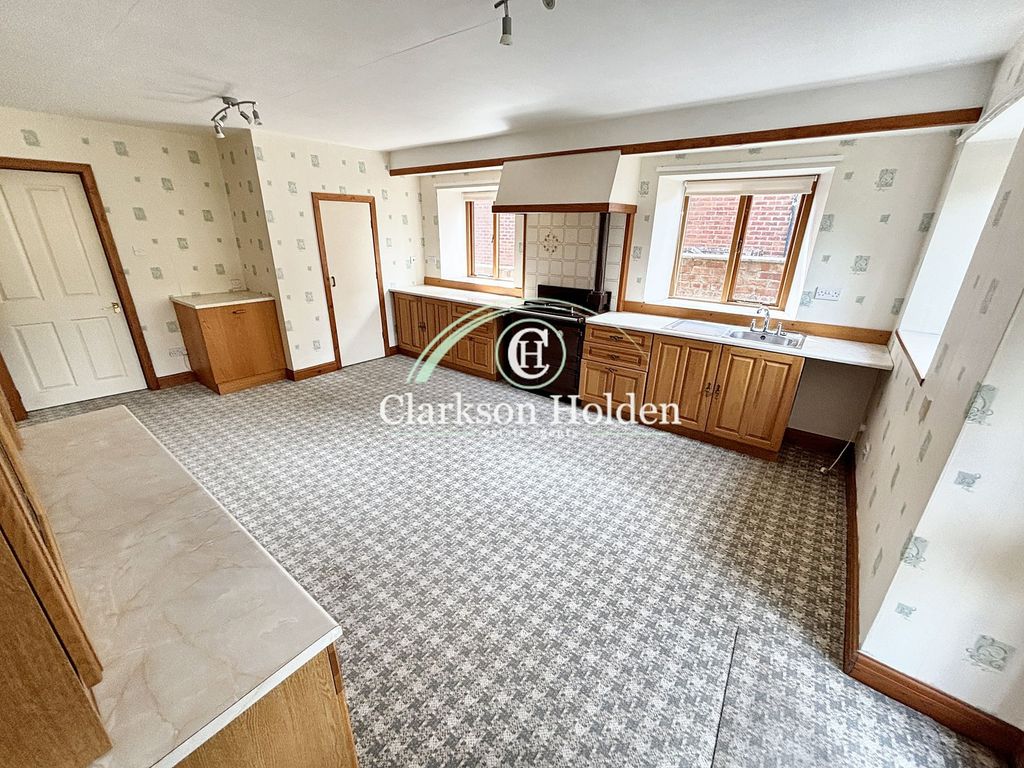 Property photo 3 of 51