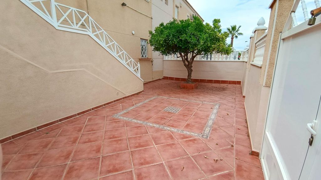 Property photo 3 of 36