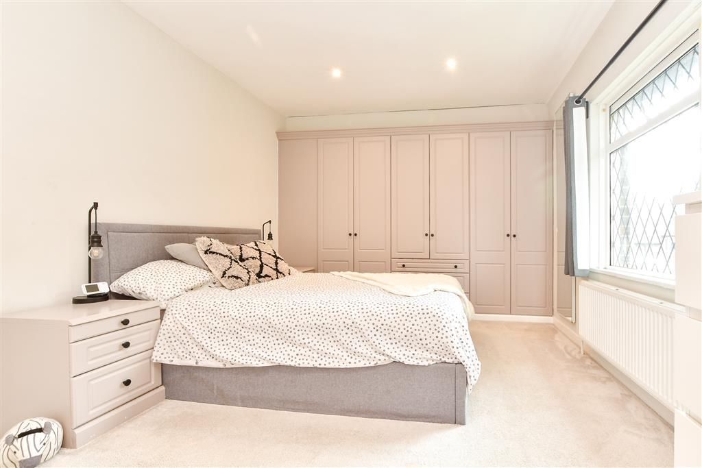 Property photo 1 of 10 Bedroom 1