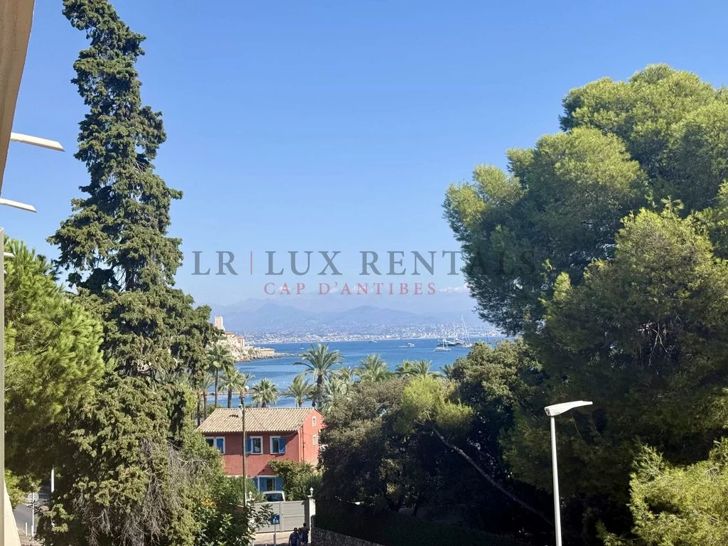 Property photo 1 of 10 3-Bedroom Apartment With Sea View And Garage – Ilette District