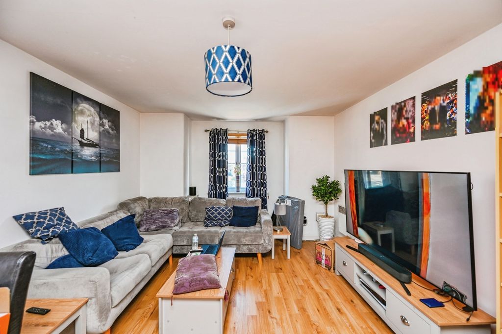 Property photo 3 of 14 Pbox-Img.Jpg