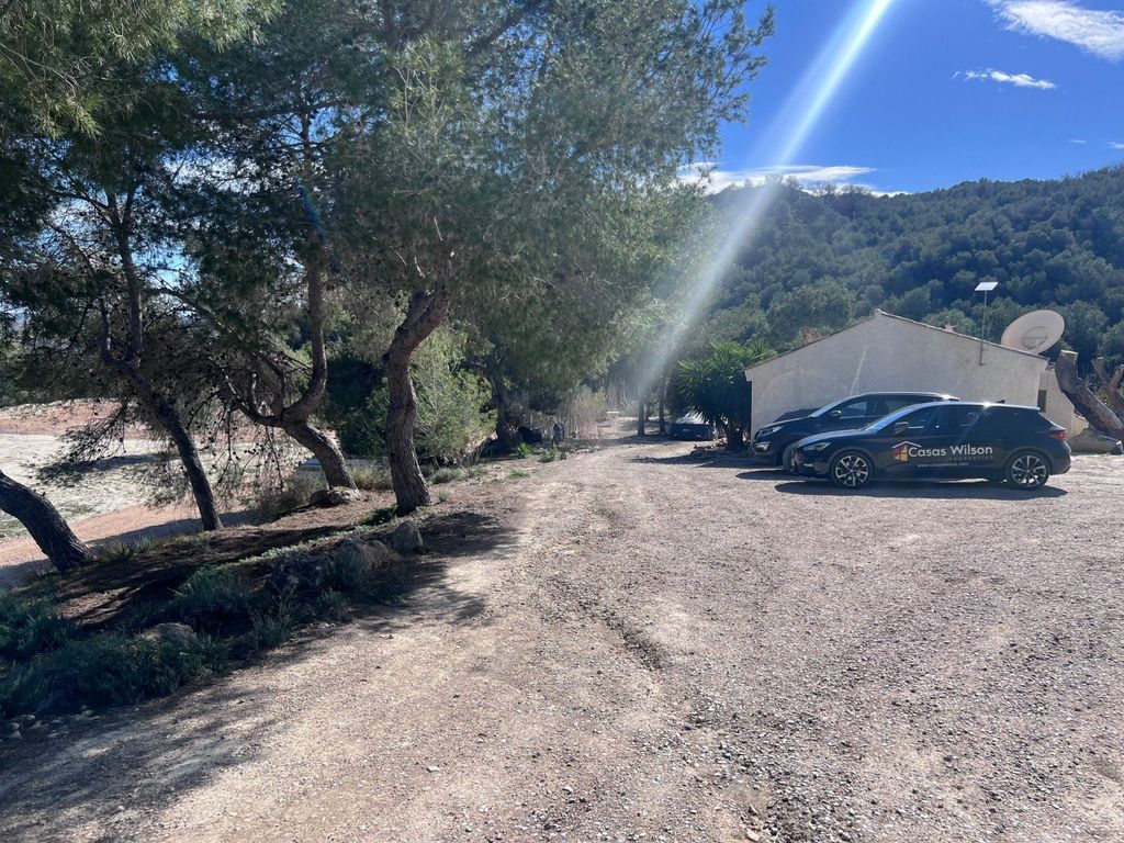 Property photo 2 of 22