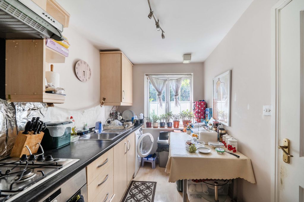 Property photo 2 of 18 Kitchen