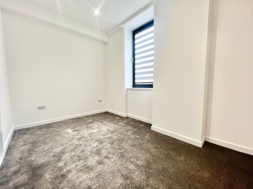 Property photo 3 of 6 Bedroom 1