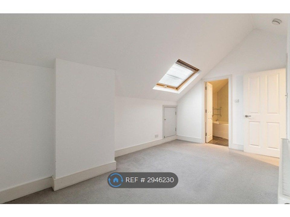 Property photo 1 of 4 Bedroom W/ Ensuite
