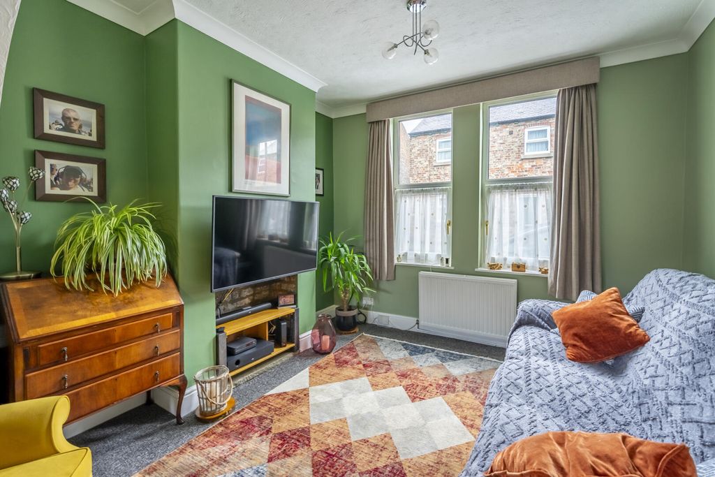 Property photo 2 of 14 Living Room