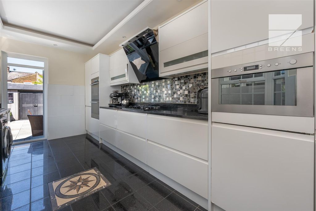 Additional image 10 of 3 bed end terrace house for saleNewbury Road, Highams Park E4