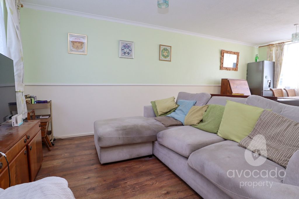 Property photo 2 of 9 3590597