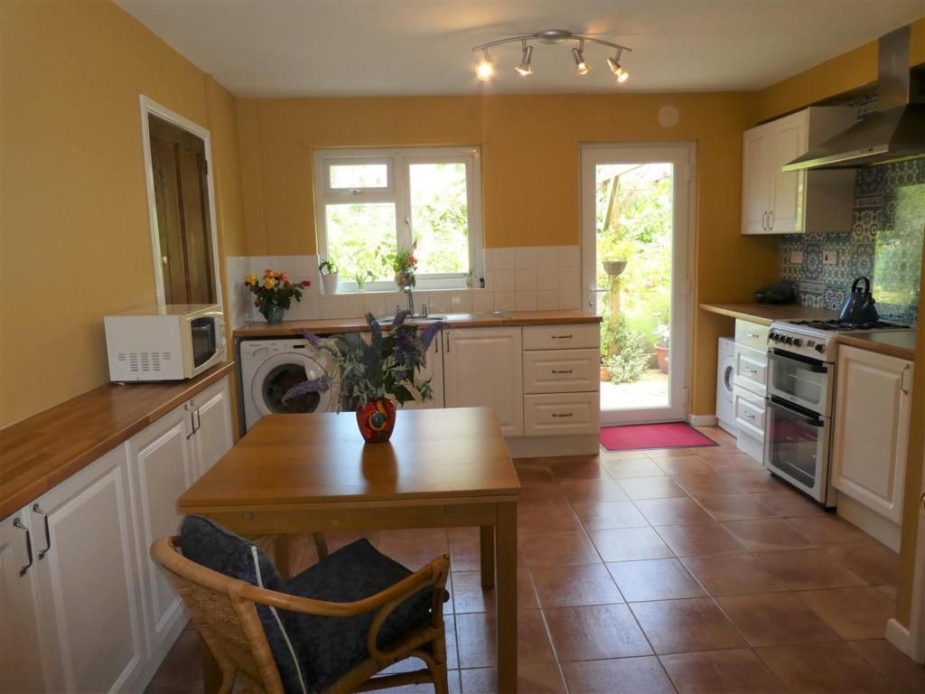 Property photo 3 of 9 Kitchen.Jpg