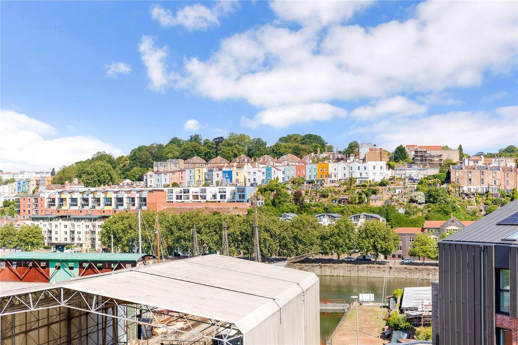 Property photo 2 of 12 Picture No. 38