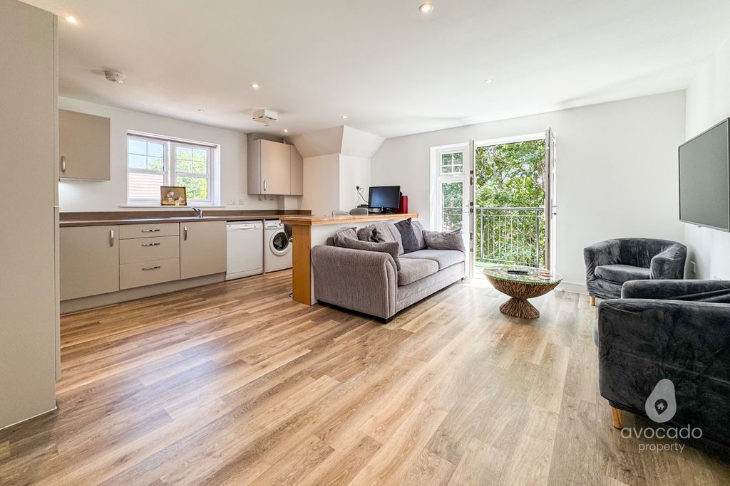 Property photo 2 of 18 4345915