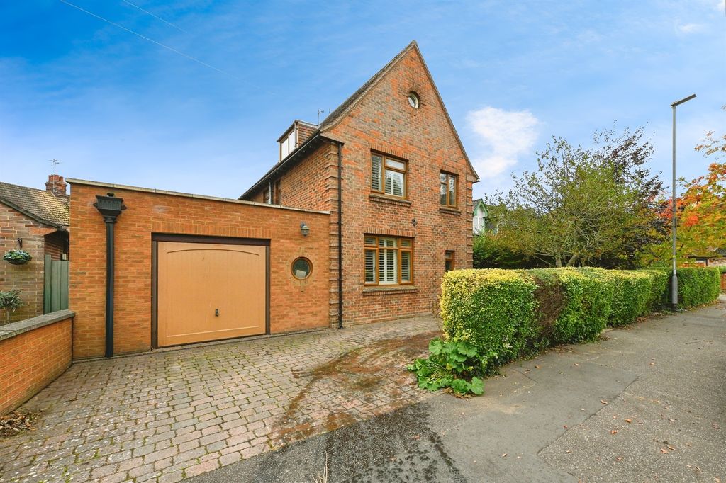 Property photo 1 of 17