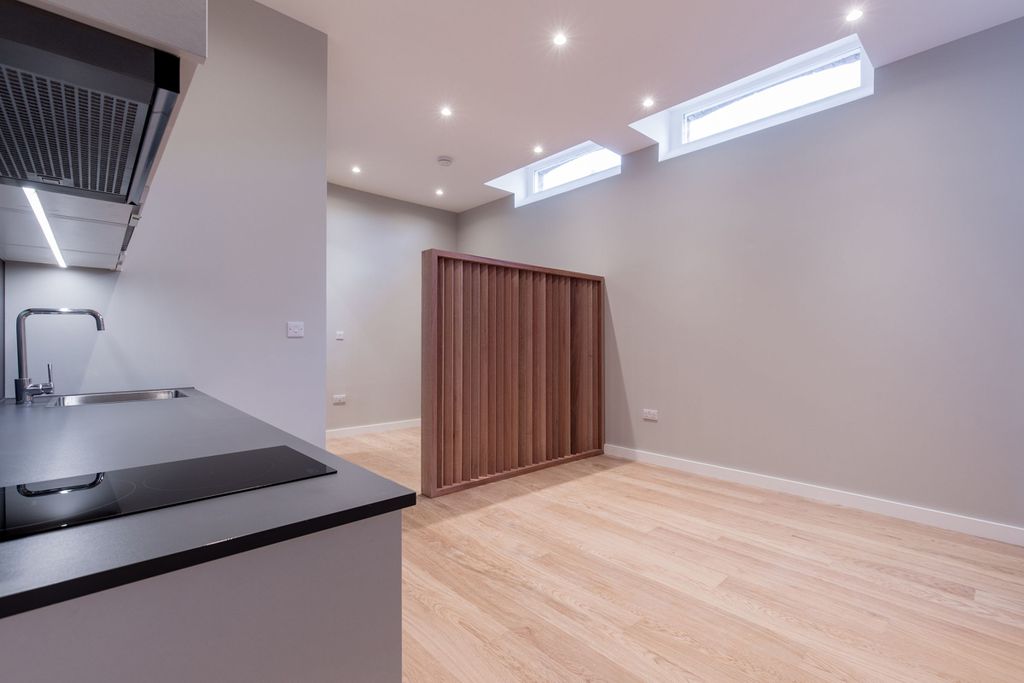 Property photo 3 of 10 Lounge