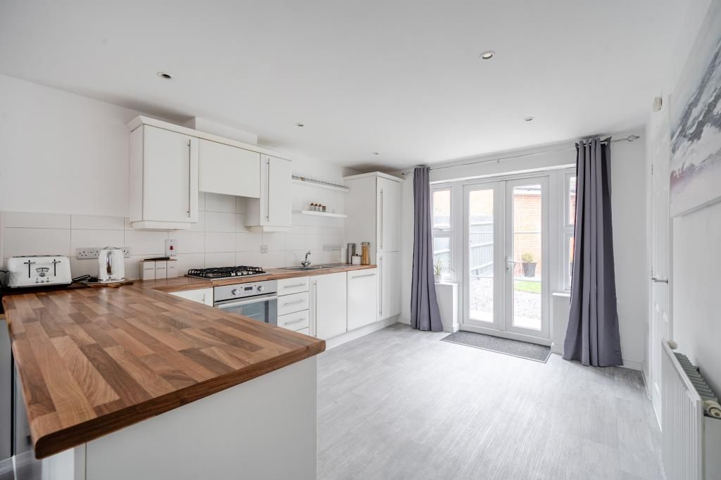 Property photo 2 of 20 Kitchen