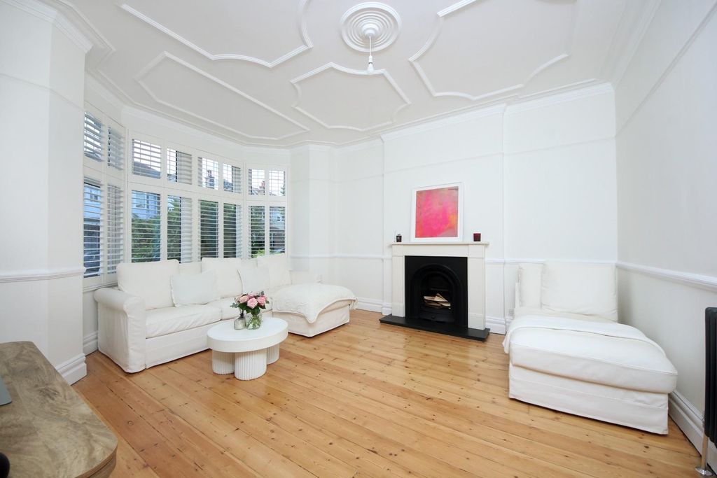 Property photo 2 of 19 Boileau Rd (4).Jpg