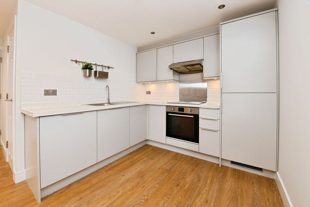 Property photo 3 of 17 Pbox-Img.Jpg