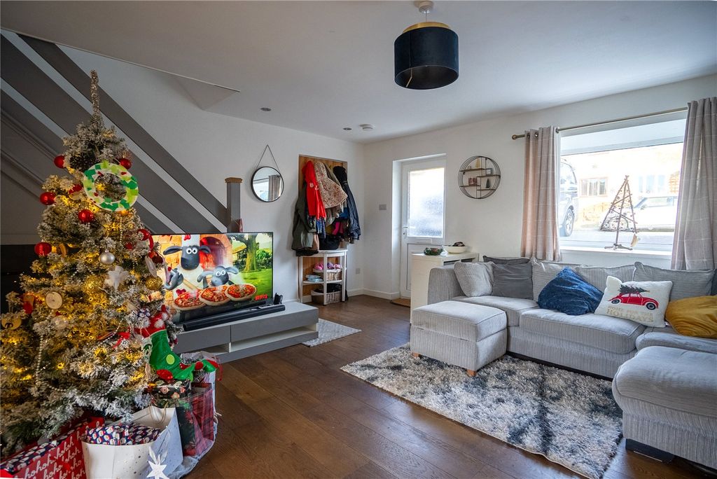 Property photo 3 of 12 Picture No. 18