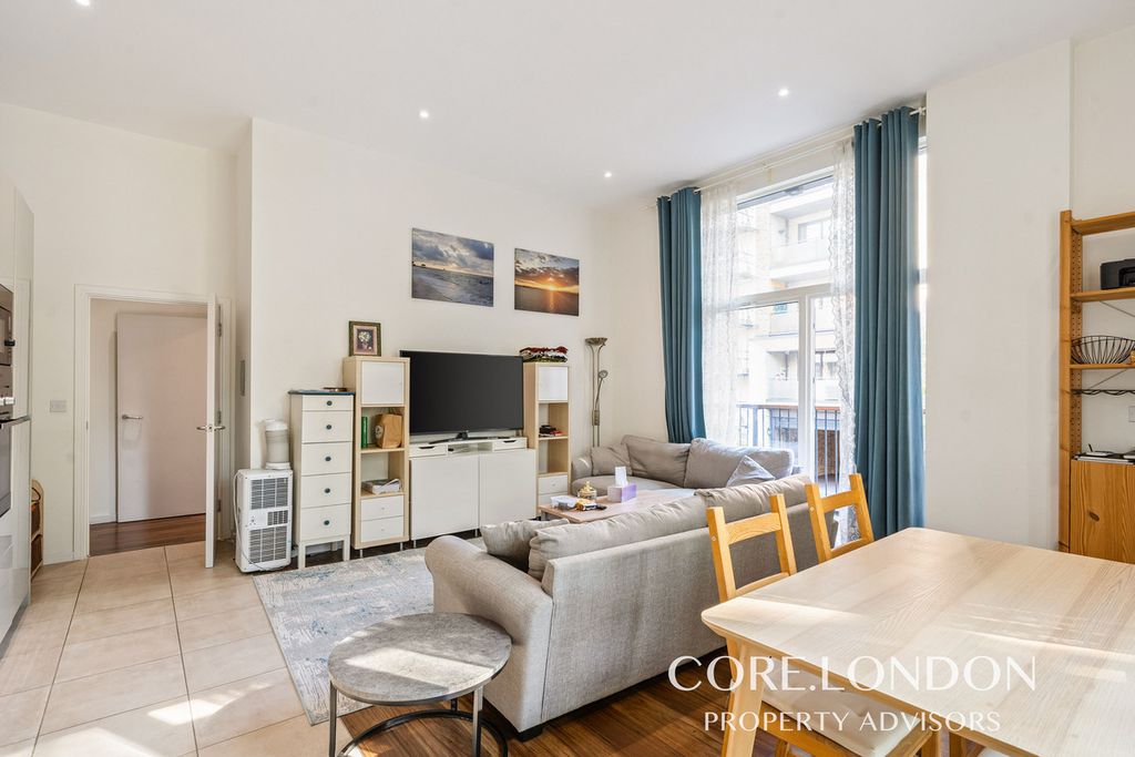 Property photo 3 of 10