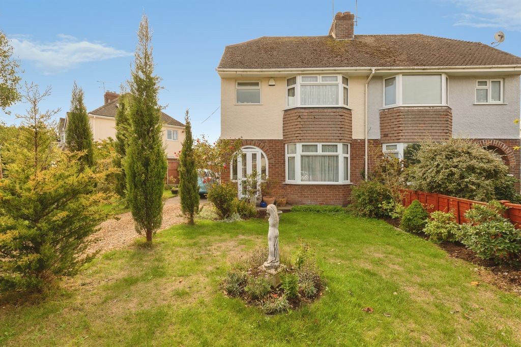 Property photo 2 of 18