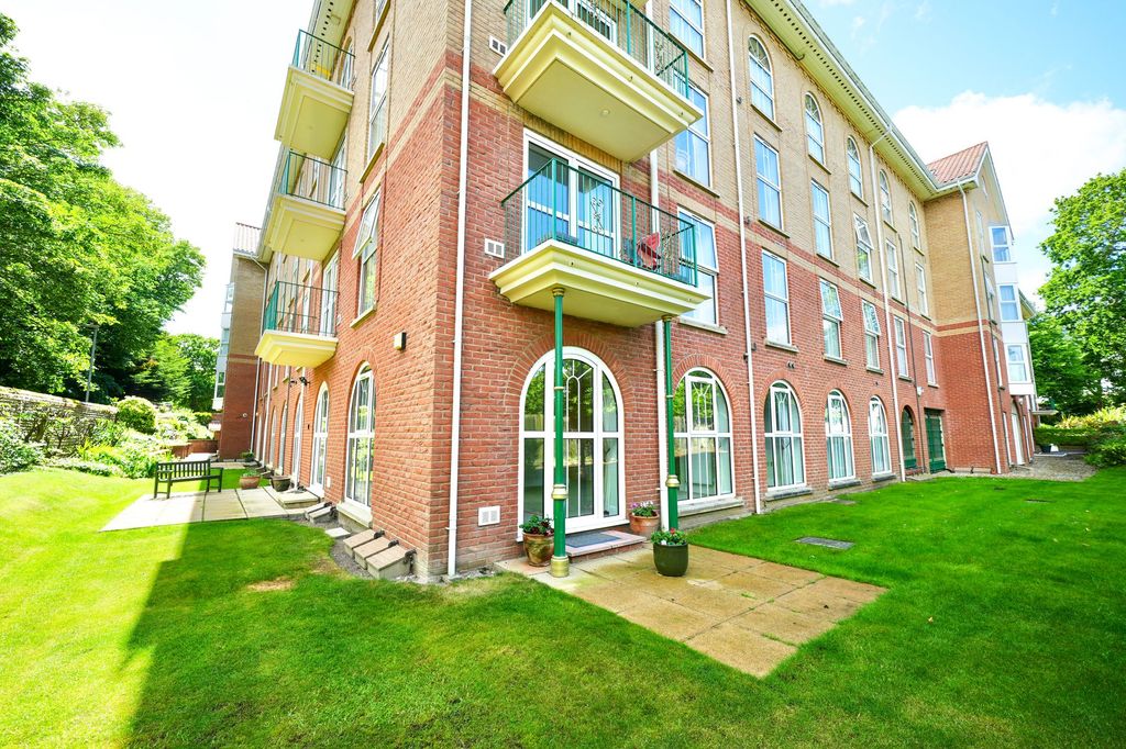 Property photo 1 of 29