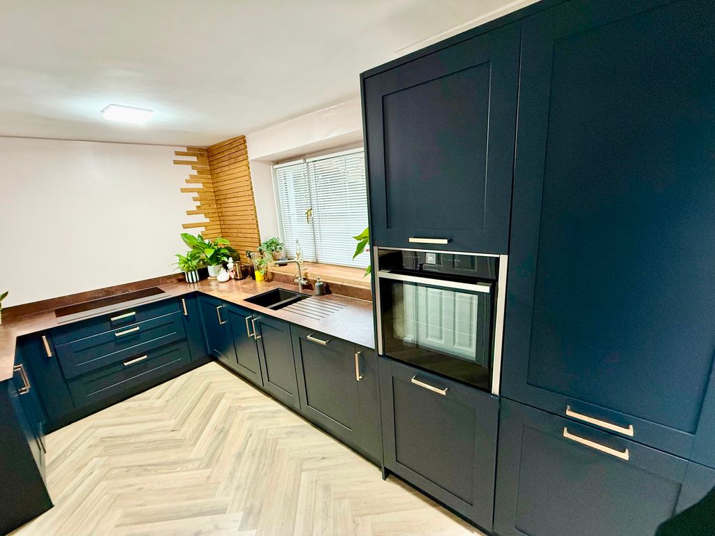 Property photo 3 of 25