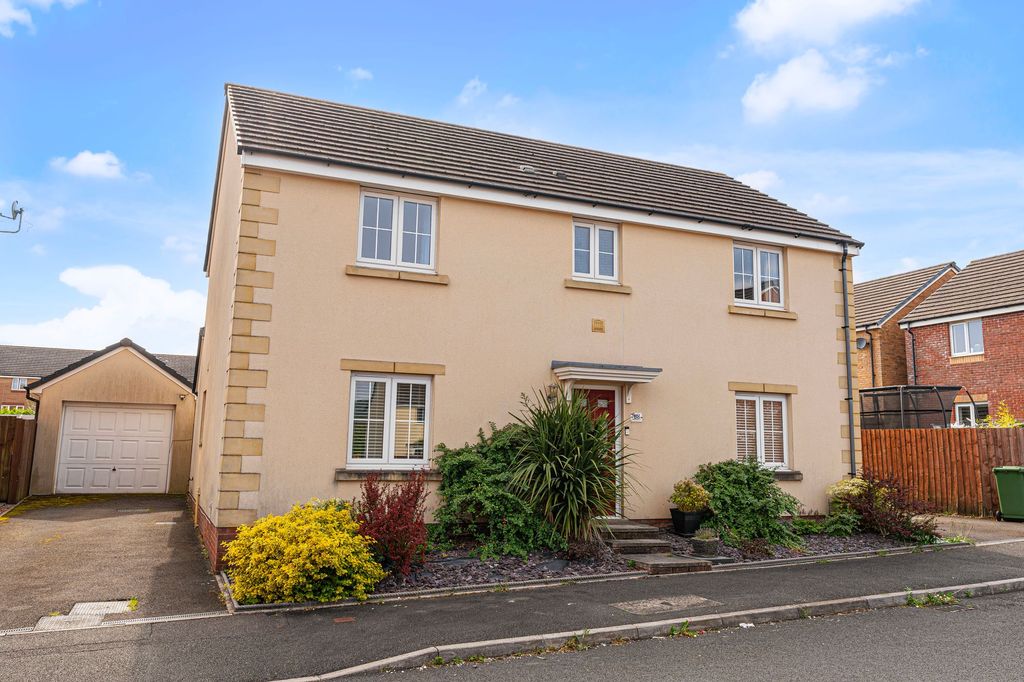 Property photo 1 of 47