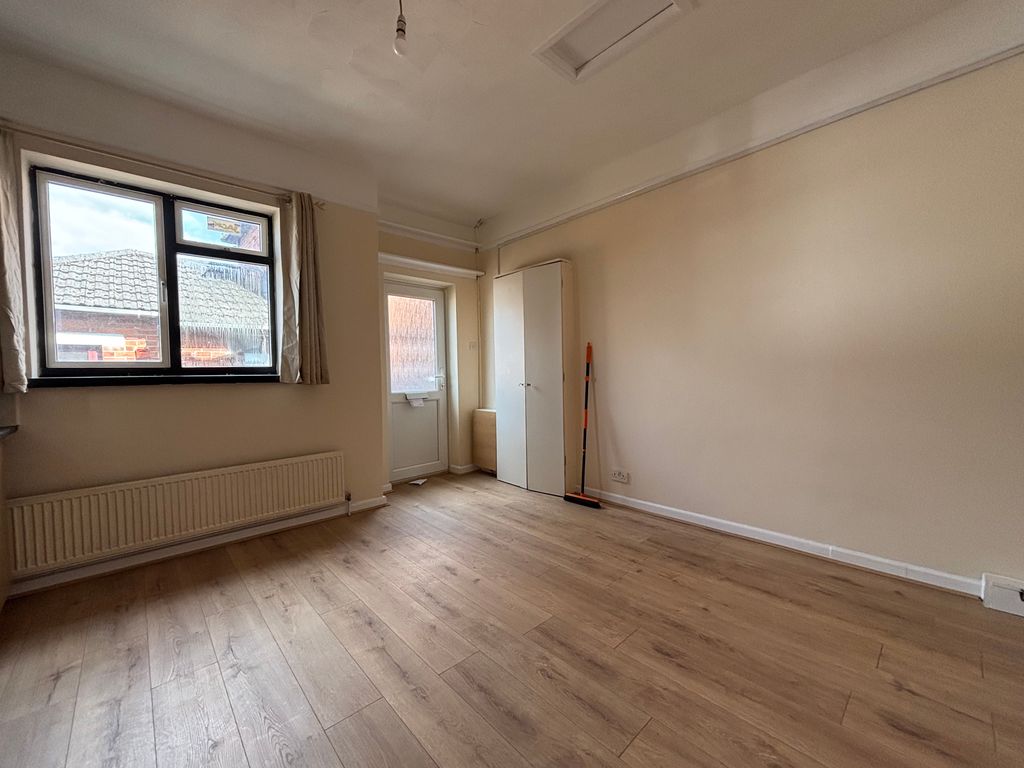 Property photo 3 of 5 Image