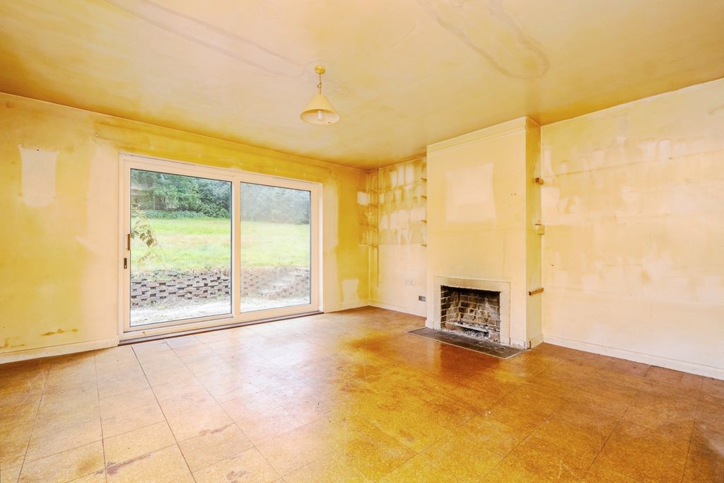 Property photo 3 of 14 Photo