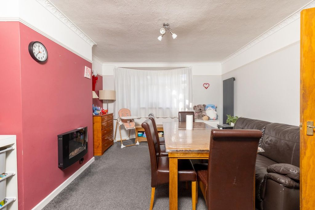 Property photo 1 of 14 58 Manor Road-15.Jpg