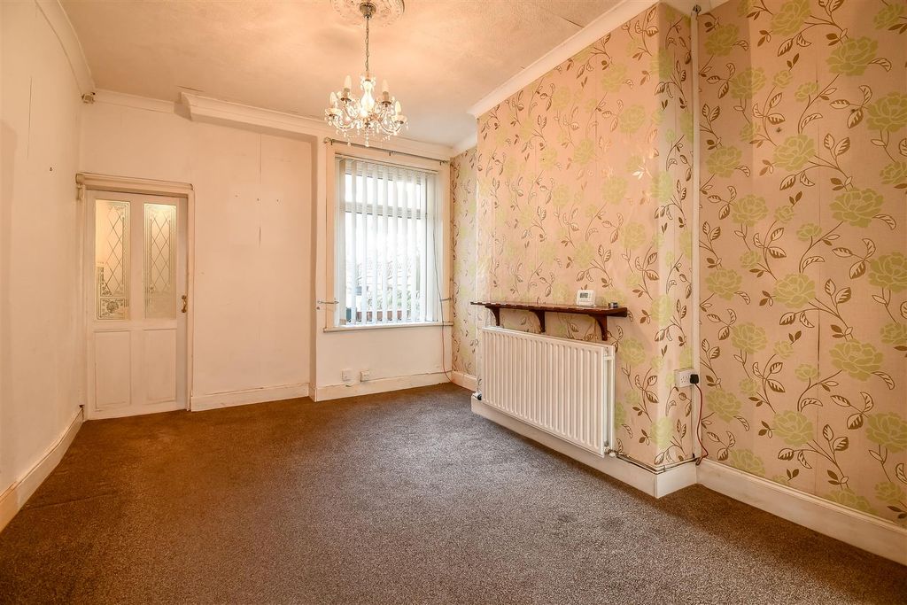 Property photo 3 of 19 Dining Room