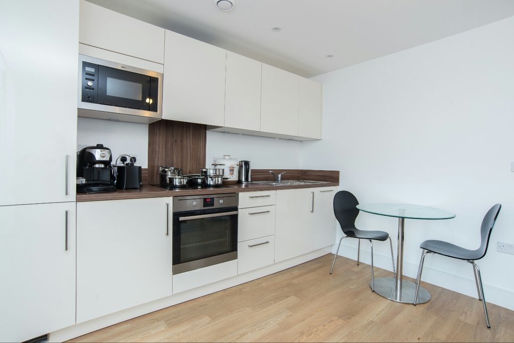 Property photo 2 of 6 Kitchen