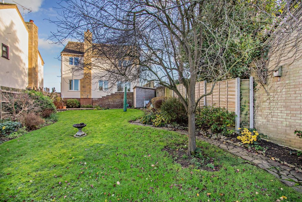 Property photo 3 of 18
