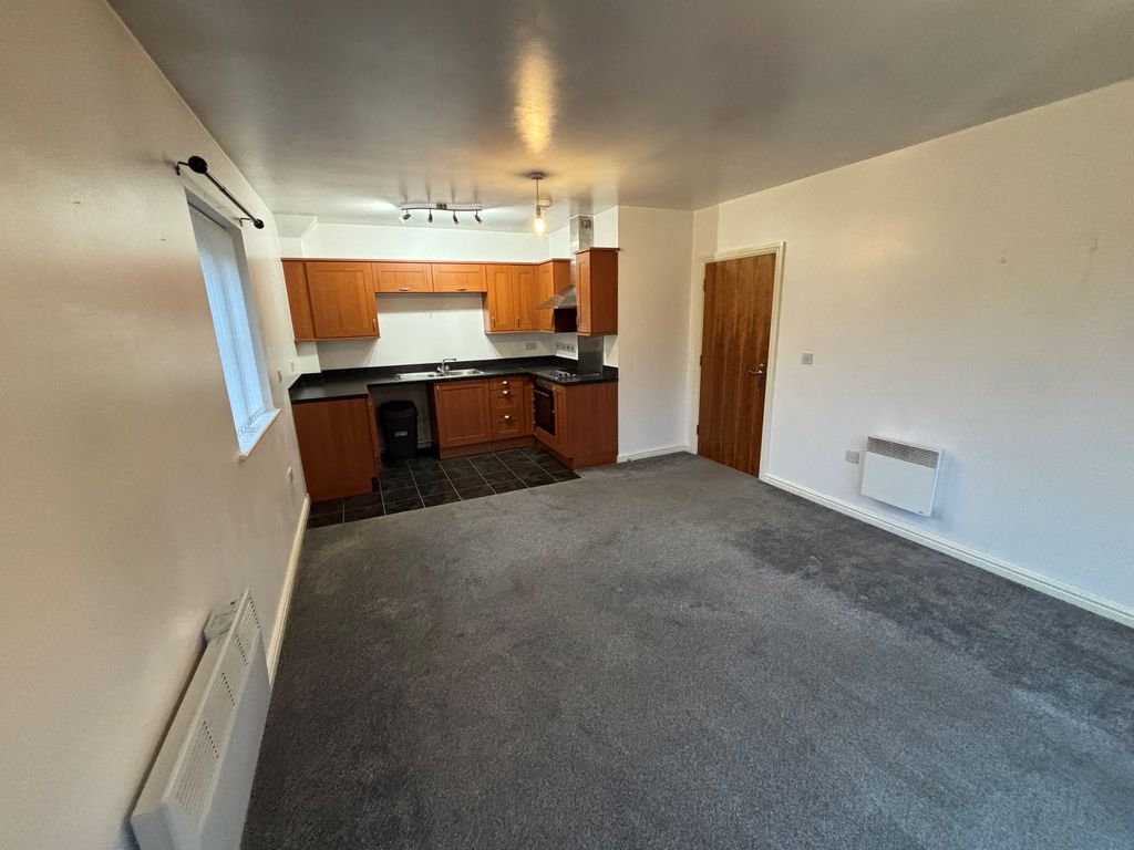 Property photo 3 of 9 Balcony