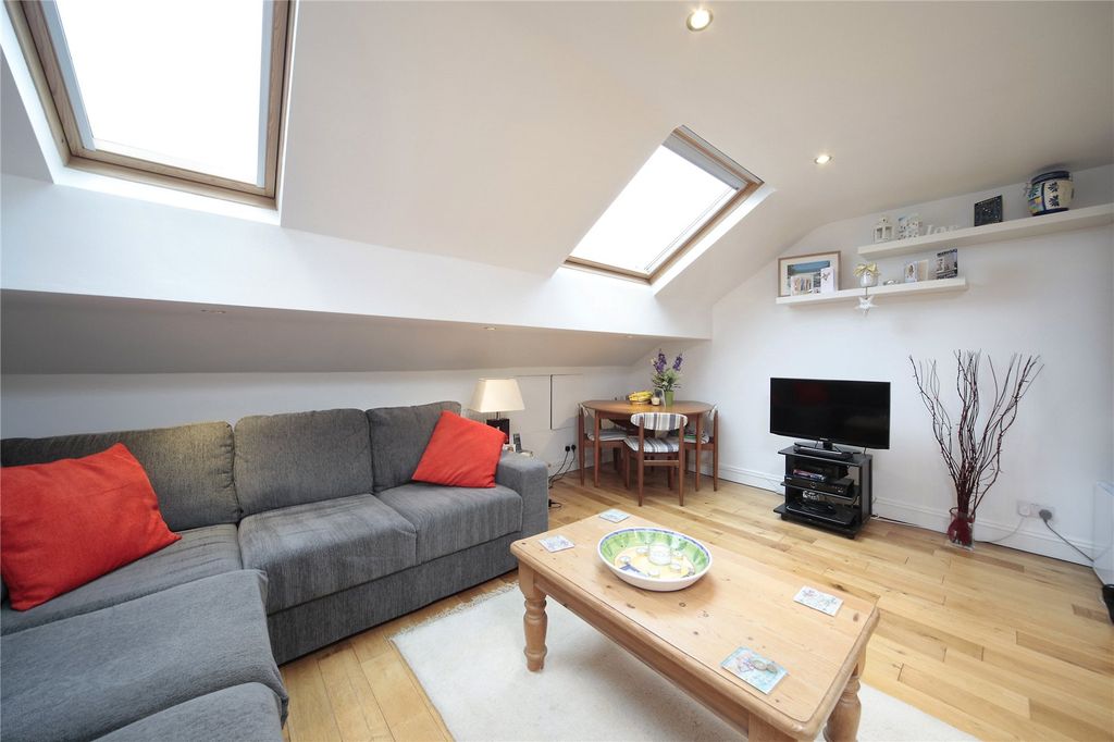Property photo 2 of 7