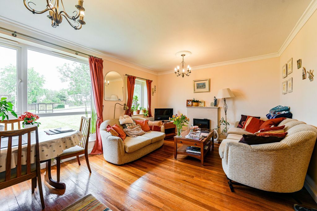 Property photo 2 of 11