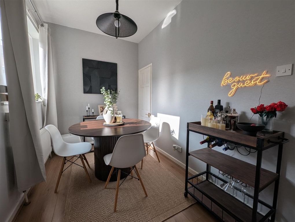 Property photo 3 of 10 Dining Room