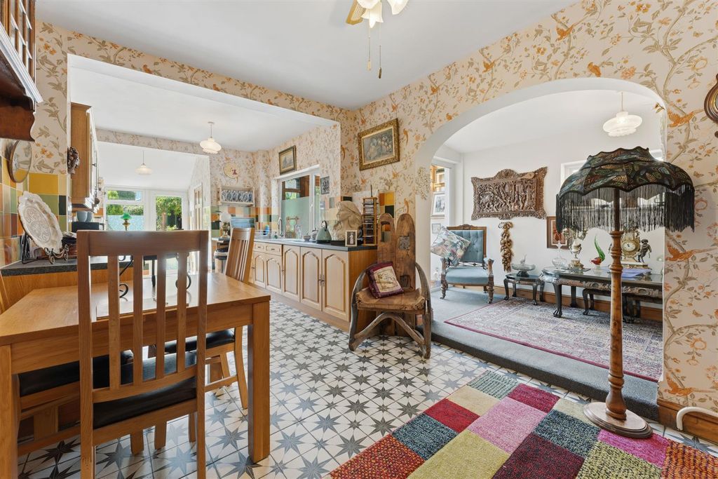 Property photo 3 of 31