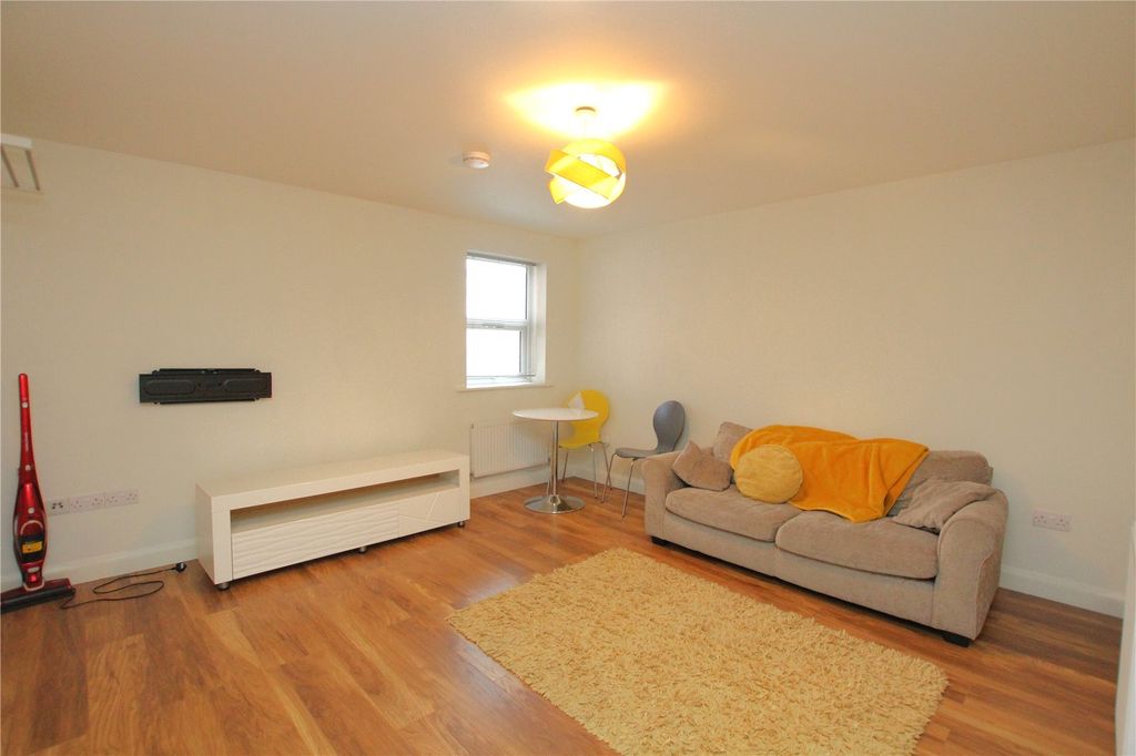 Property photo 3 of 7 Picture No. 09