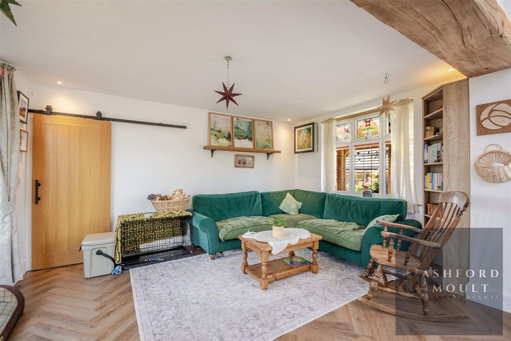 Property photo 3 of 42 Ashford-24.Jpg