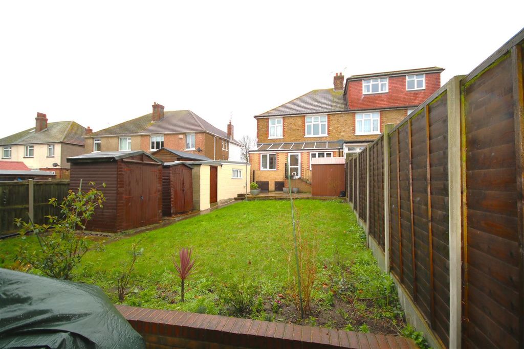 Property photo 1 of 34 Rear Garden c.Jpg