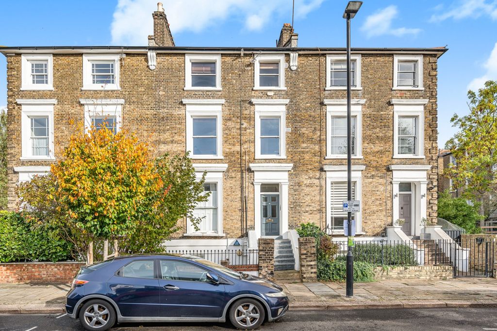 Property photo 2 of 12