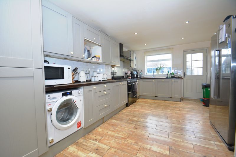 Property photo 2 of 16 Photo 13