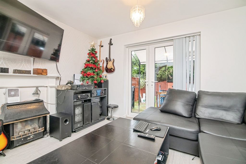 Property photo 2 of 17