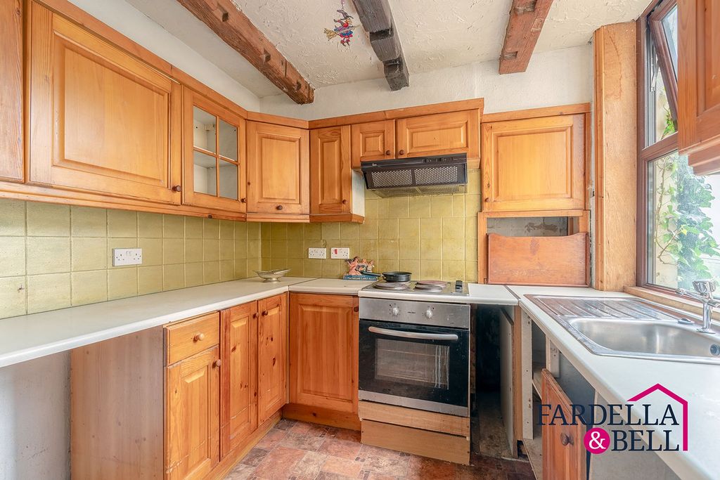Property photo 3 of 12