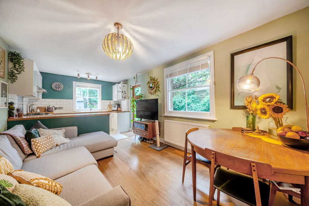 Property photo 1 of 9 Picture No. 11