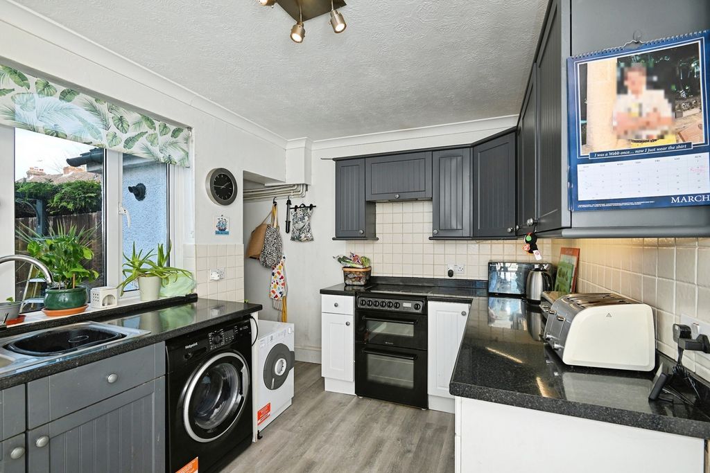 Property photo 3 of 20 Pbox-Img.Jpg